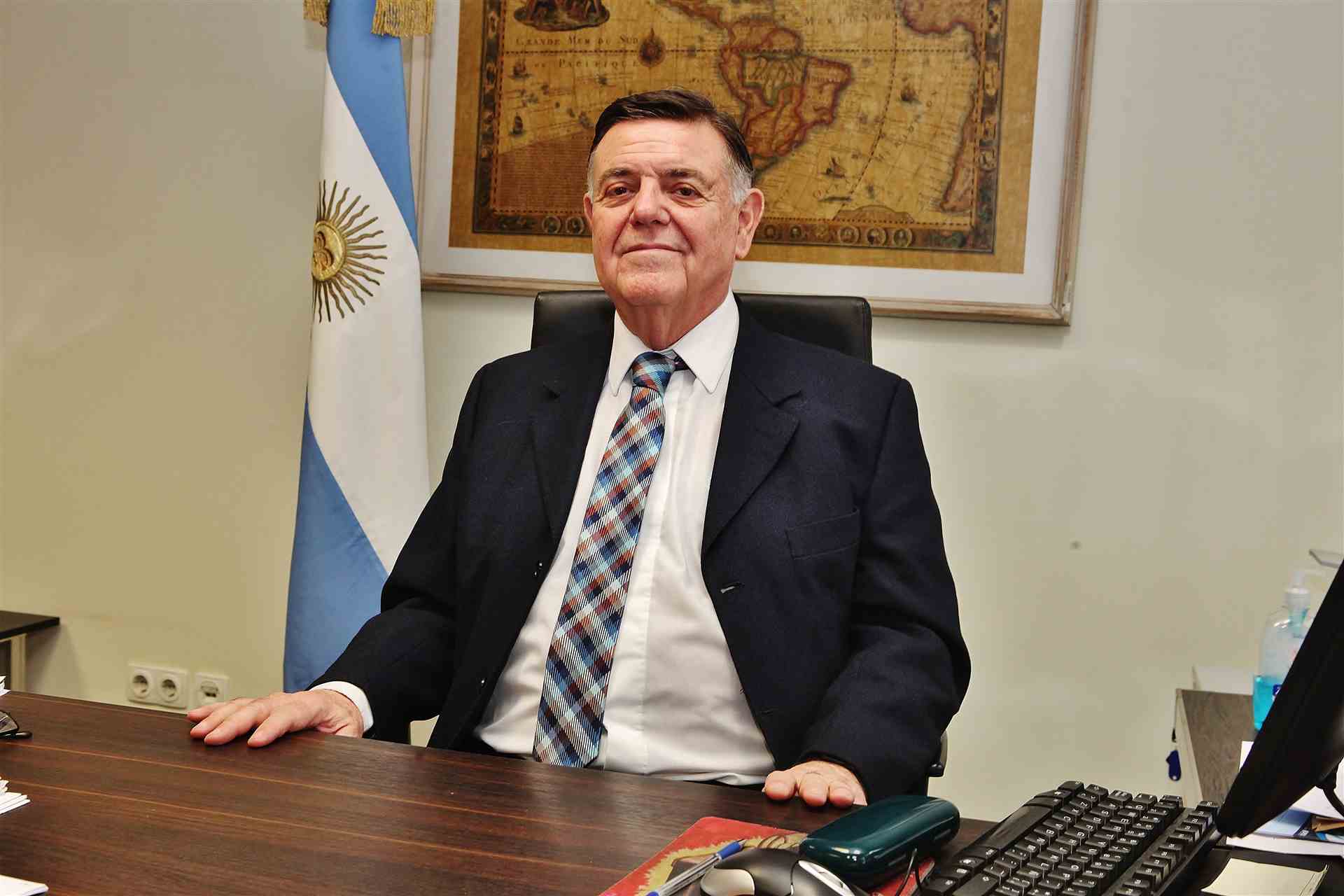 Посланикът на Аржентина на посещение в Перник