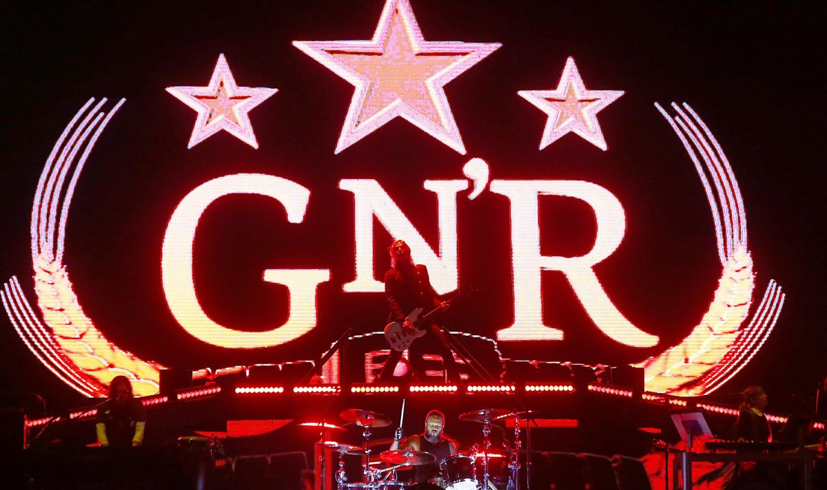Guns N' Roses отмениха концерта си в Глазгоу