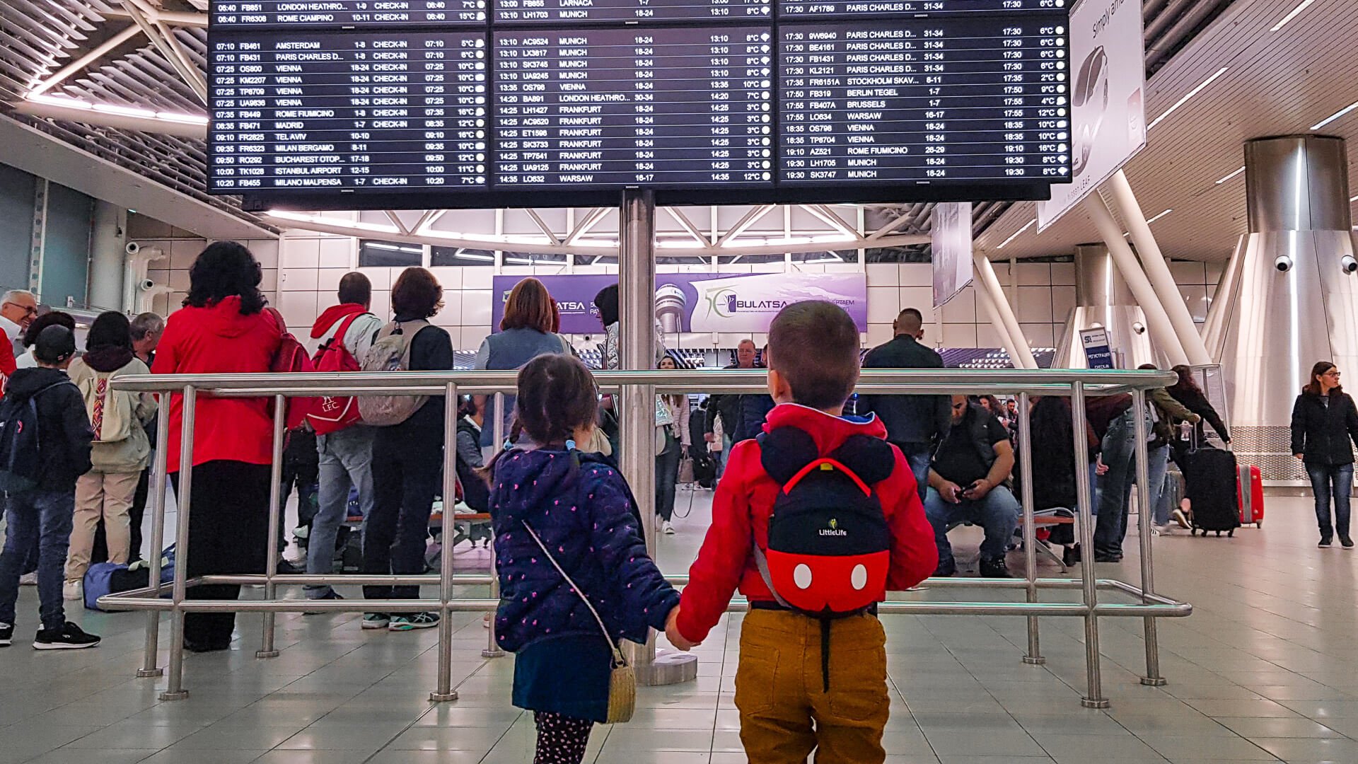 МВР с препоръки към пътуващите деца в чужбина с придружител