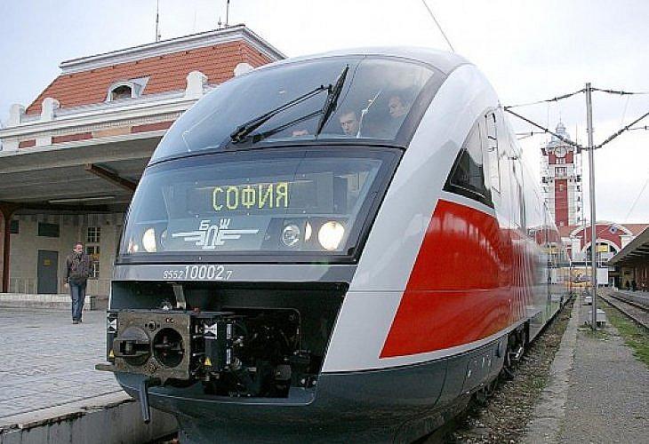 Два допълнителни влака пътуват София-Бургас