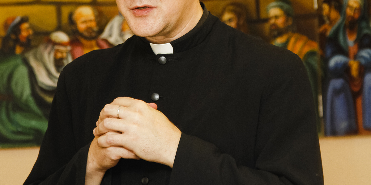 Обвиниха свещеник от Румъния в сексуално блудство