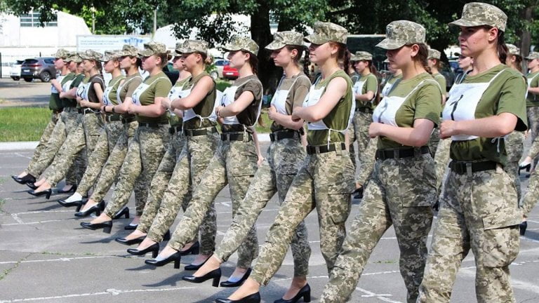 Колко са жените в украинската армия