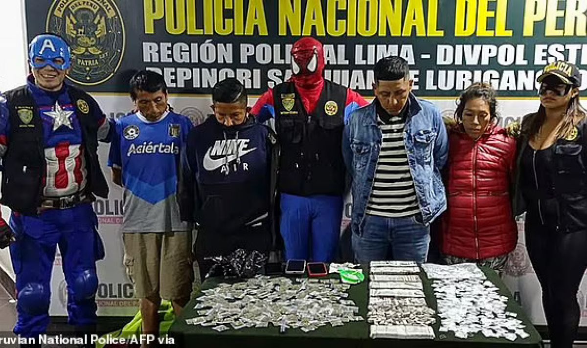 Полицаи-супергерои проведоха успешна акция "Марвел" в Перу