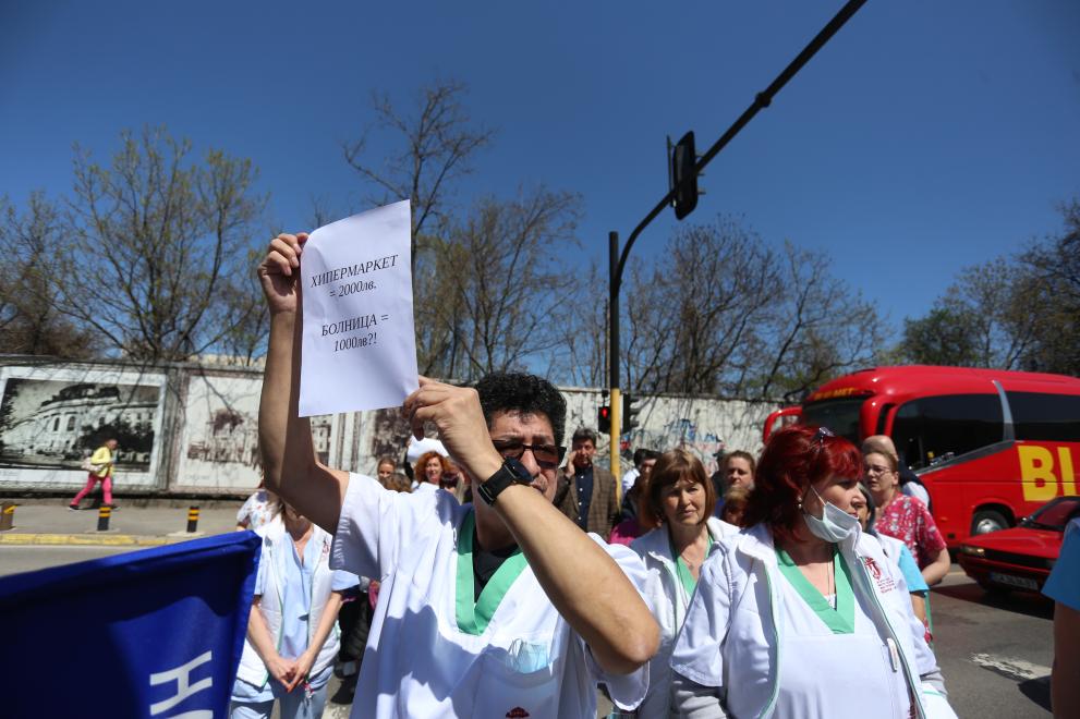 Протест във Варна заради белодробната болница