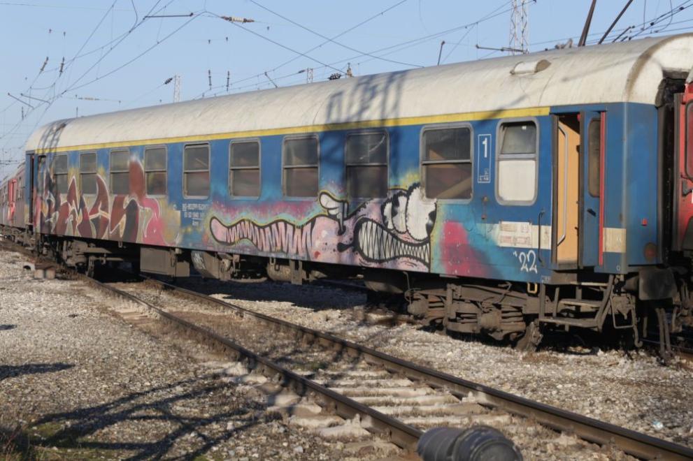 Все още не е ясна причината за дерайлирането на влака Бургас - София