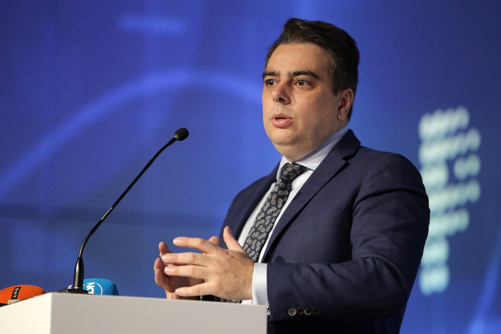 Асен Василев: Има тясно взаимодействие между служебното правителство и ГЕРБ