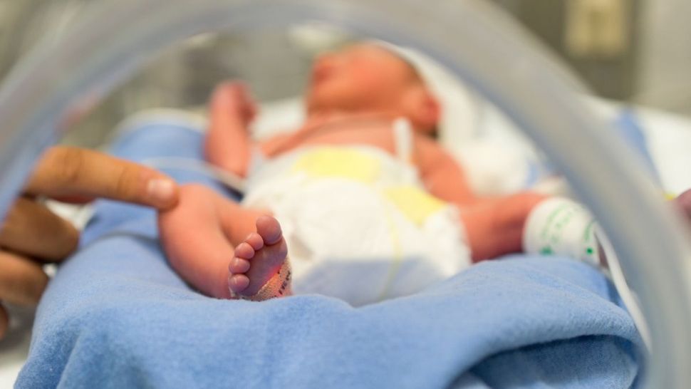 Болницата в Казанлък се сдоби с нов кувьоз за новородени