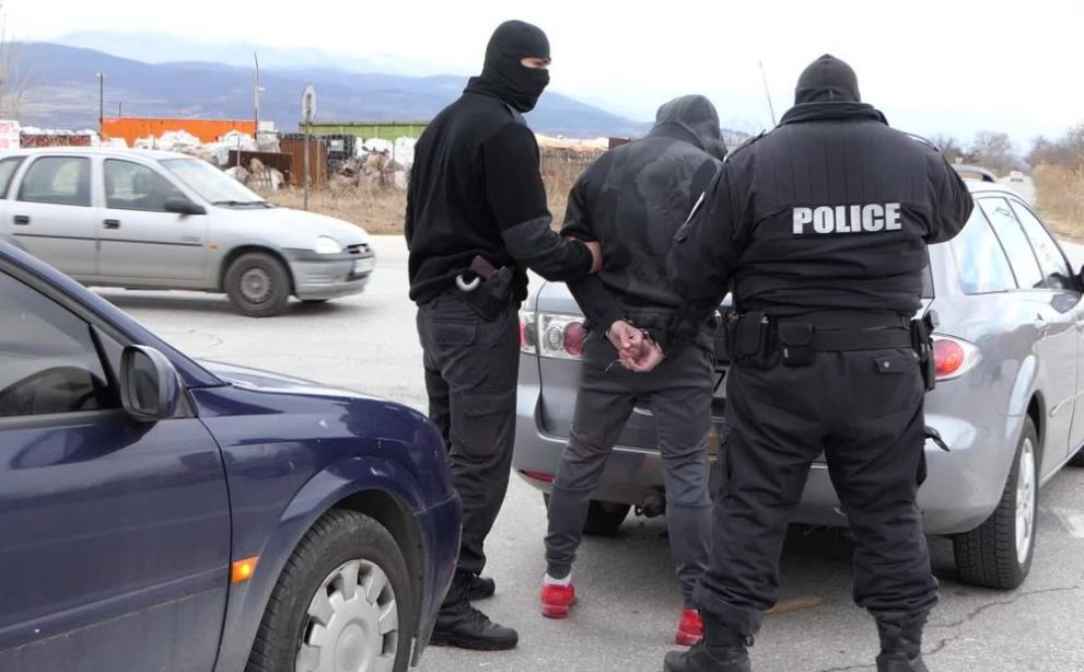 Спецоперация в Софийска област, има арестувани