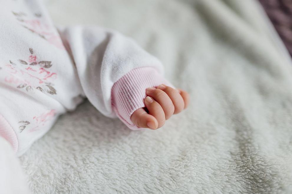Разменените бебета в болница "Шейново" се върнаха при истинските си родители