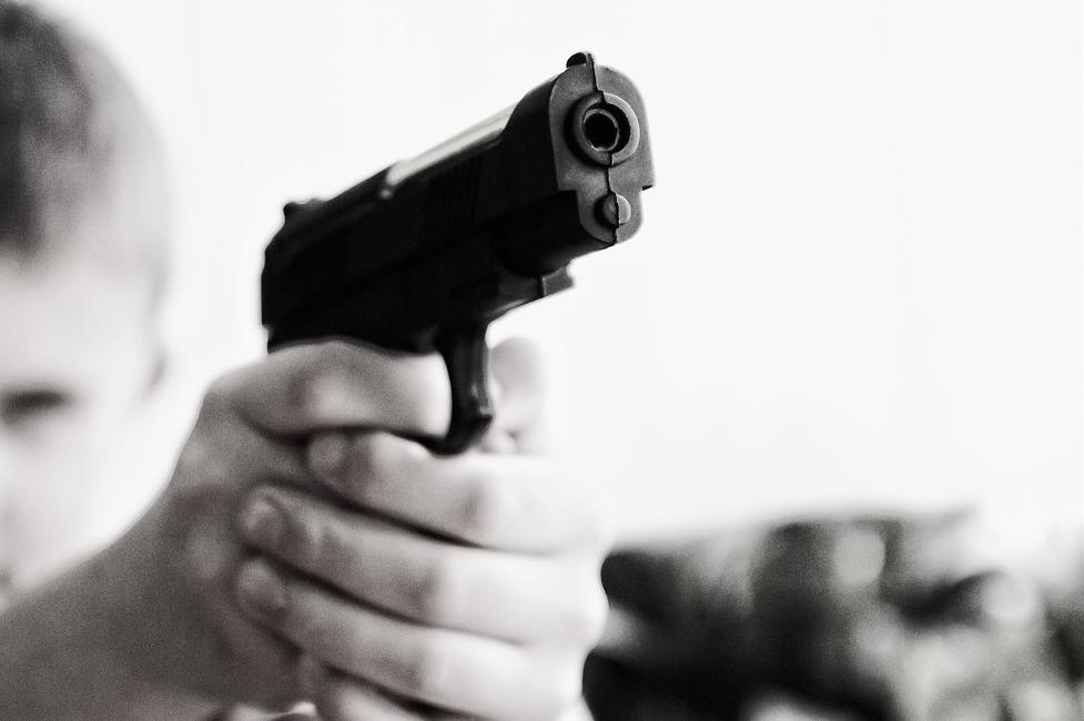 Шестгодишен ученик стреля по преподавател в учебно заведение