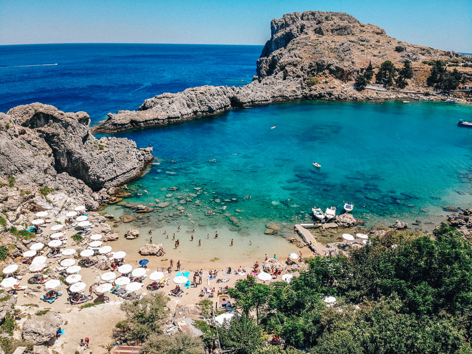 Остров Родос посрещна първите си туристи