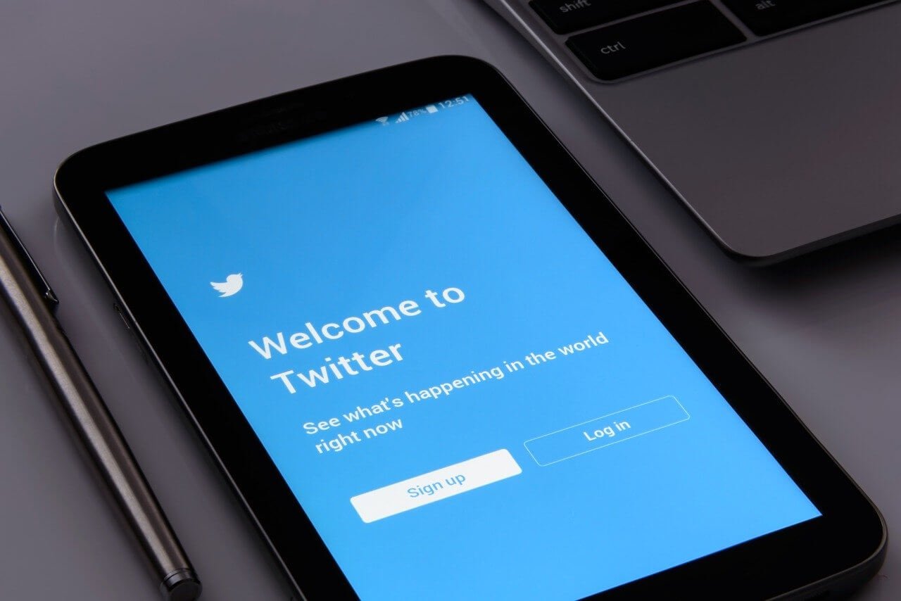 Социалната платформа Туитър изгуби 80% от своите служители