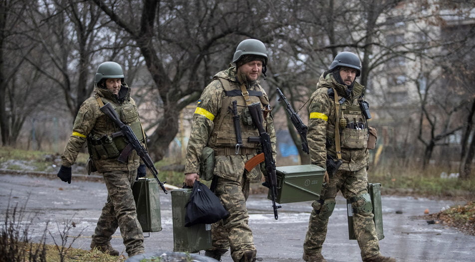 Мощни експлозии в Киев, местните жители са призовани да се крият в бомбоубежища
