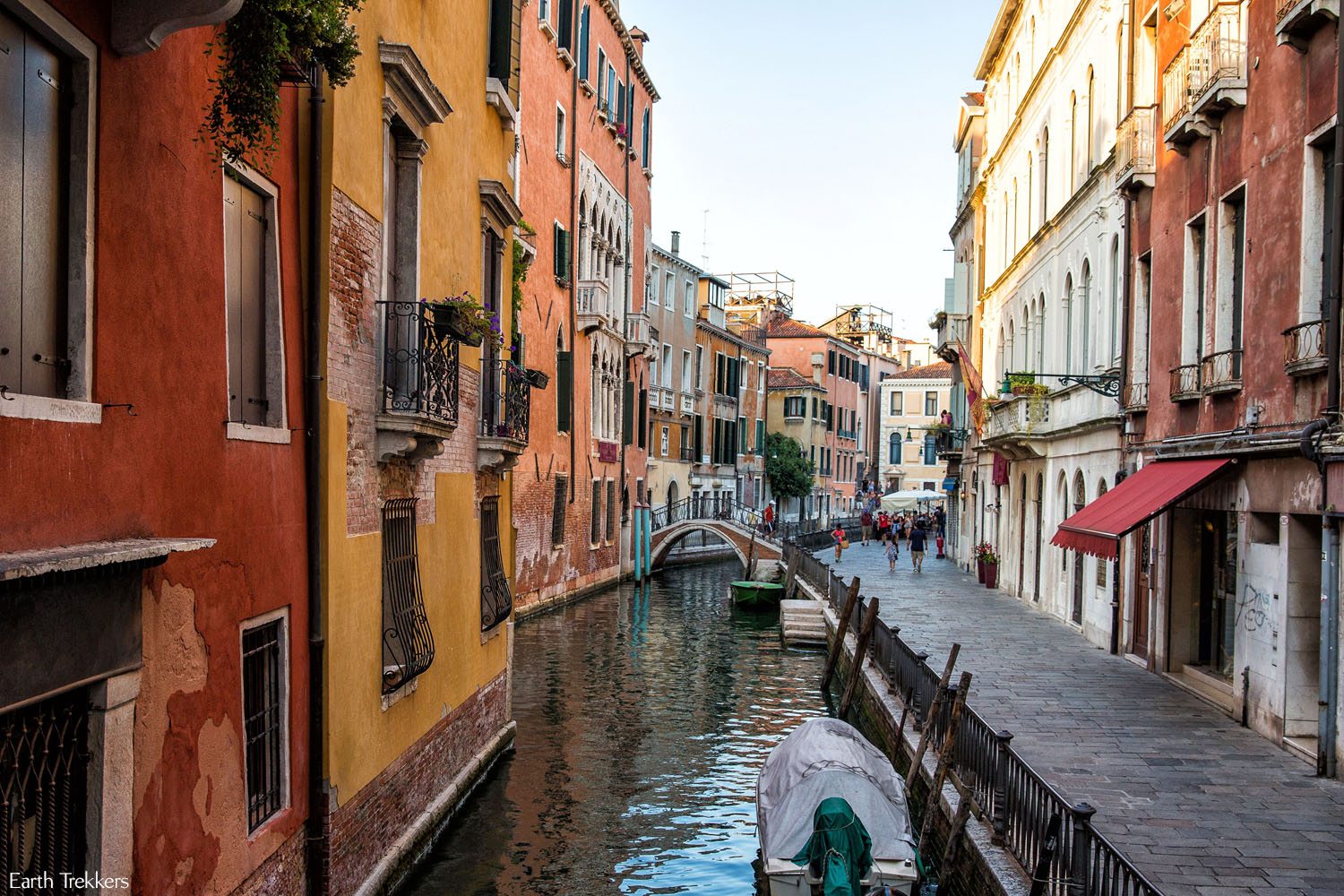 Ниската вода във Венеция предизвиква проблеми