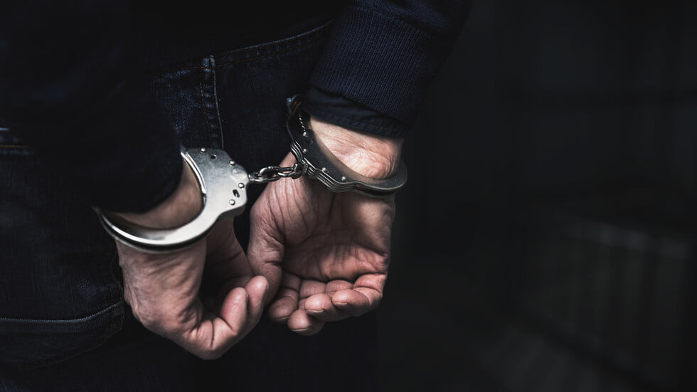 Арестуваха мъж, отправил заплаха за убийство към съседа си в Първомайско