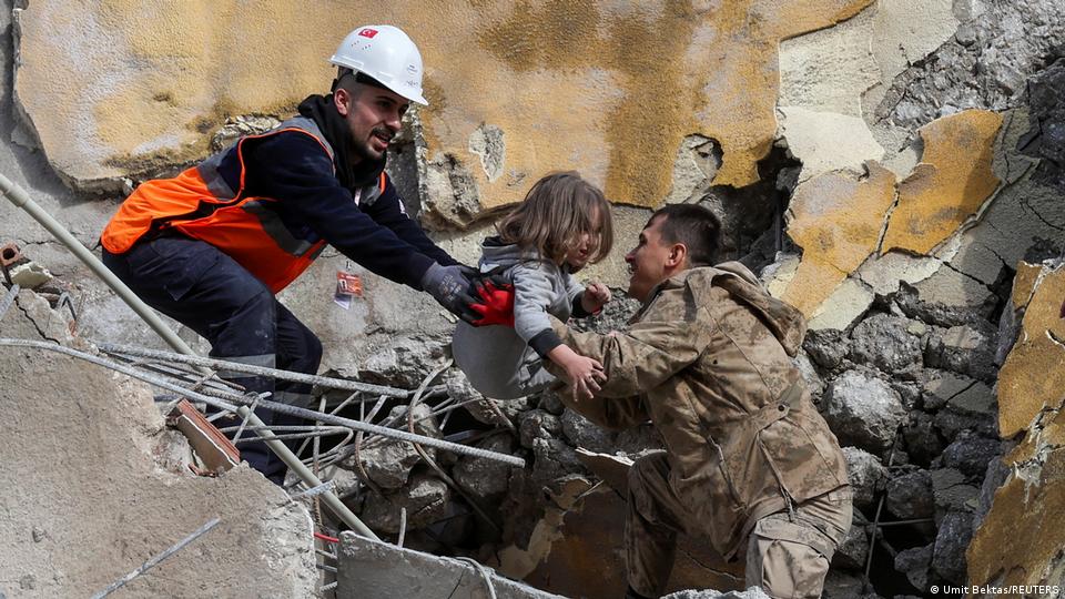 Шест души изгубиха живота си при последните земетресения в Турция