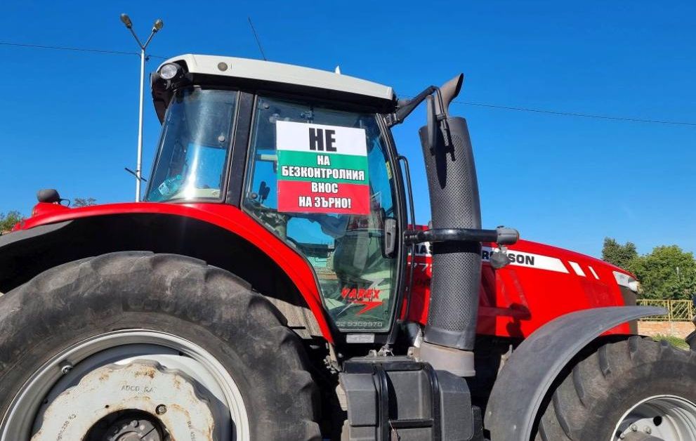 Зърнопроизводителите протестират трети пореден ден