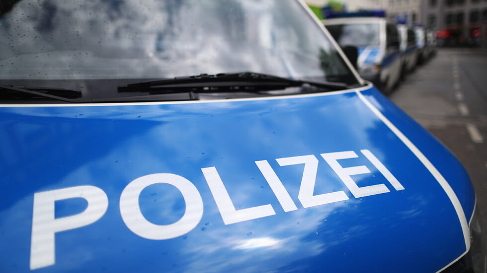 Телата на мъж и жена бяха открити в паркинга на летището във Франкфурт