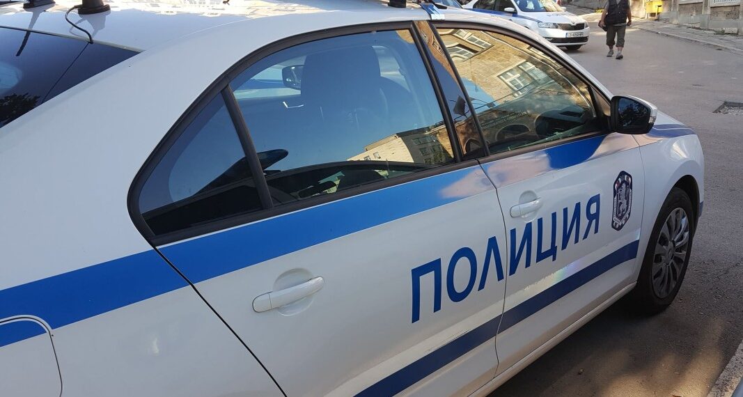 Намериха трупа на полицейски служител във вила в Бургас