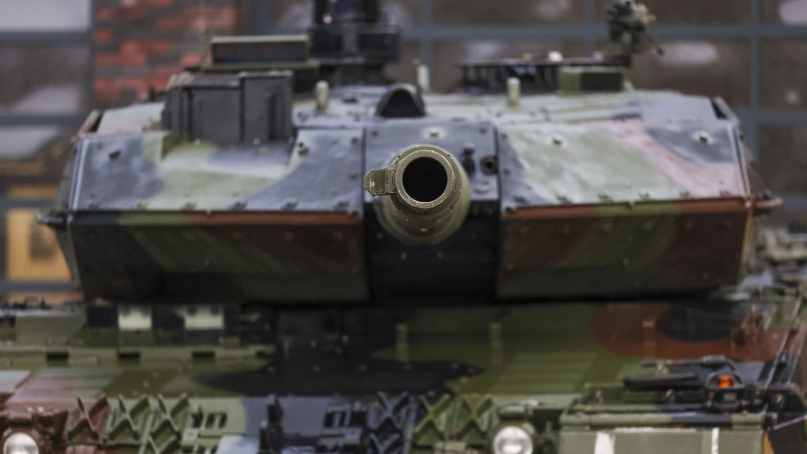 Испания ще предостави на Украйна шест танка "Леопард" 2