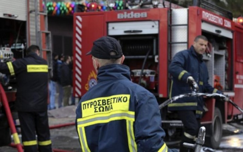 Български екипи от пожарникари подават ръка на Гърция