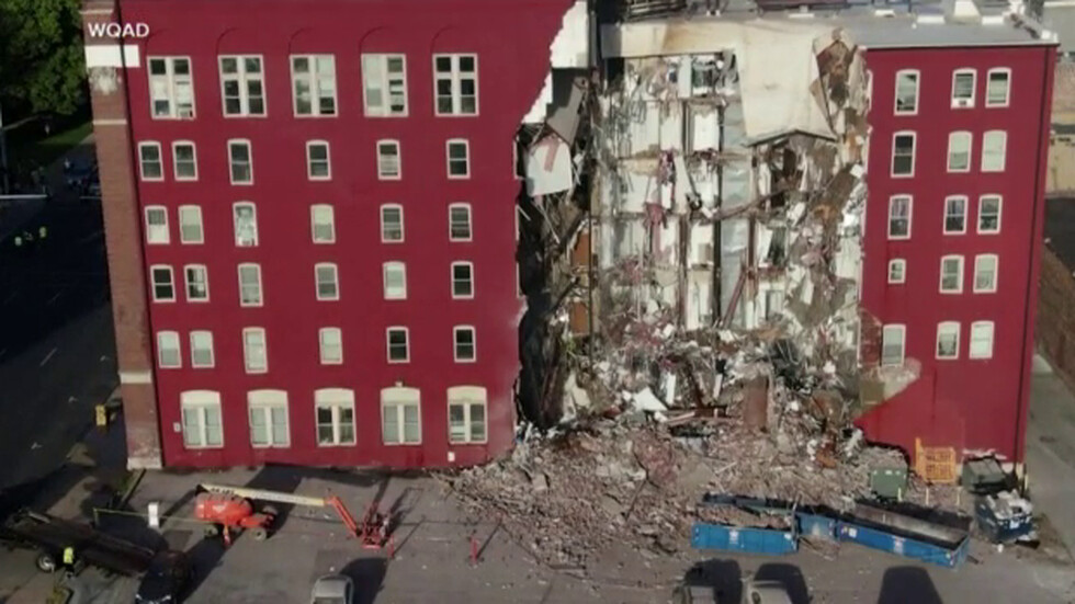 Спасители търсят оцелели под развалините на рухнала сграда в Айова