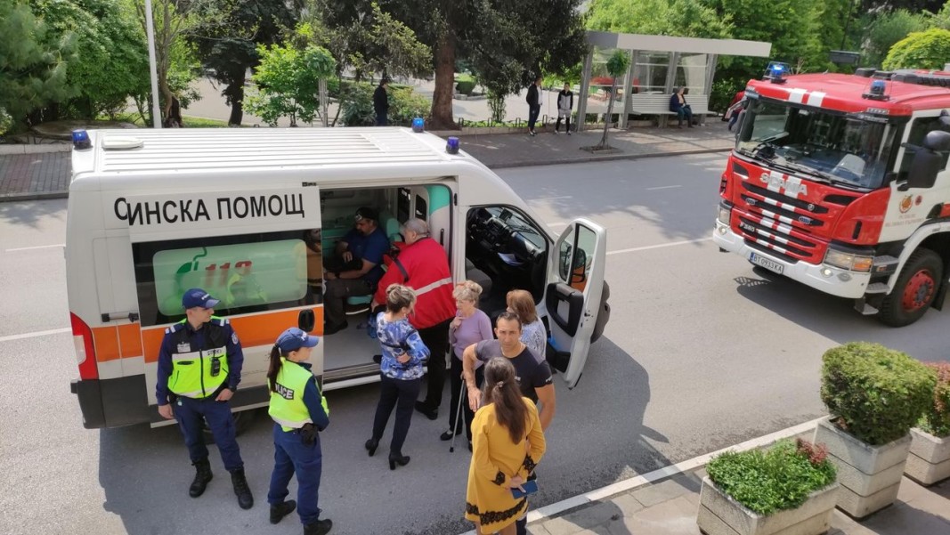 Късо съединение в ел. табло наложи евакуацията на служители от Общината на Велико Търново