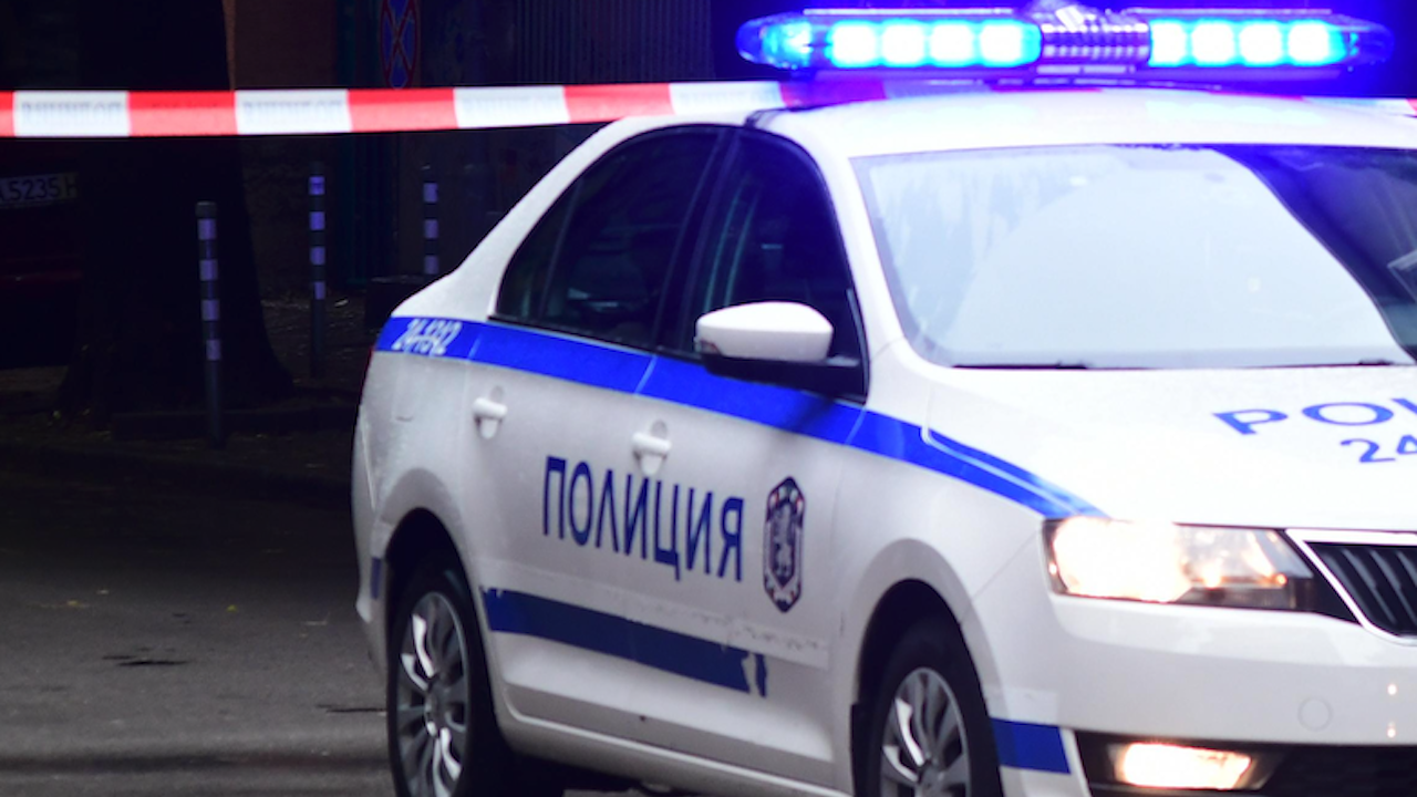 Пътен инцидент между две леки коли на пътя край селата Ресен и Самоводене