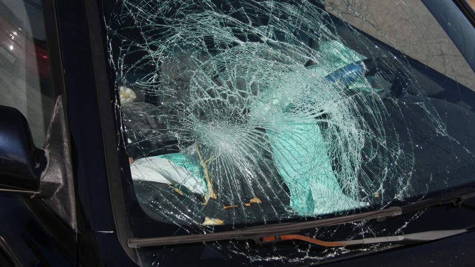 Петима души пострадаха при пътен инцидент в Сливенско