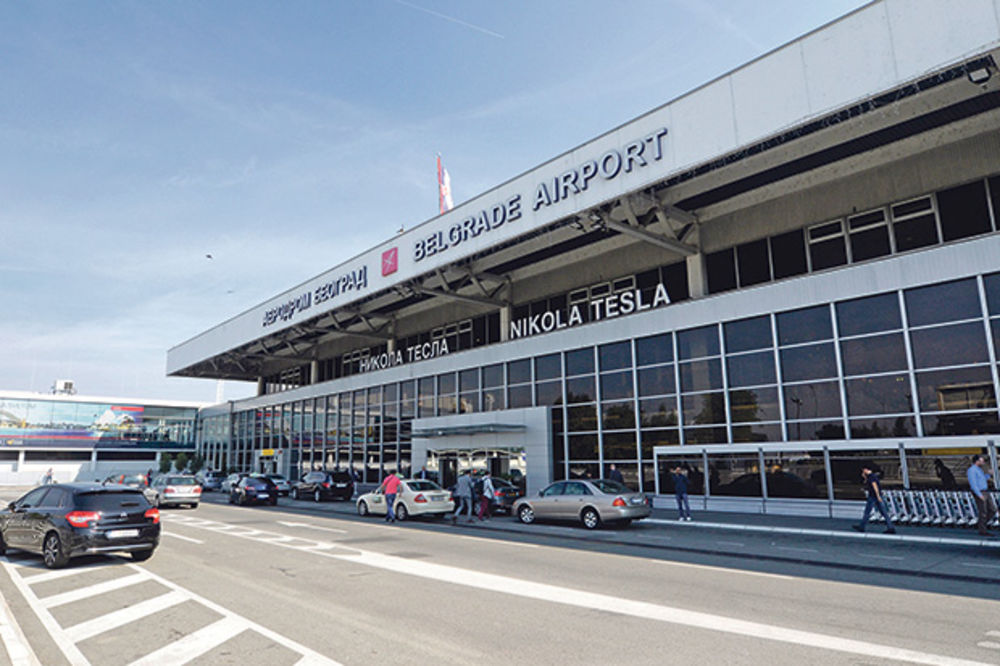 Сигнал за взривно устройство получиха на летището в Белград
