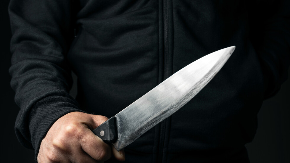 Семейна драма в Кърджалийско: Син намушка с нож своя пастрок