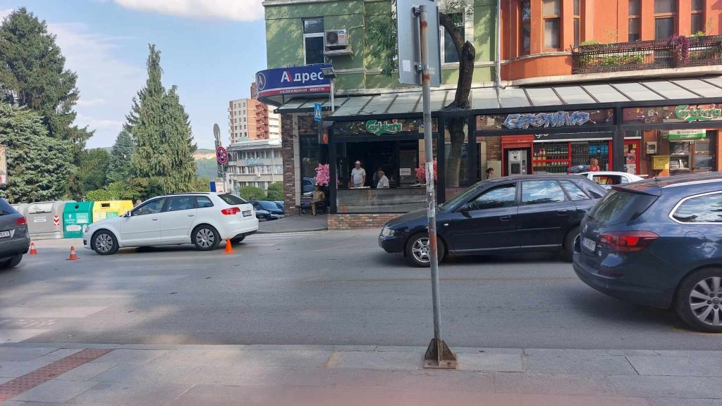 Двама пешеходци пострадаха при пътни инциденти във Велико Търново