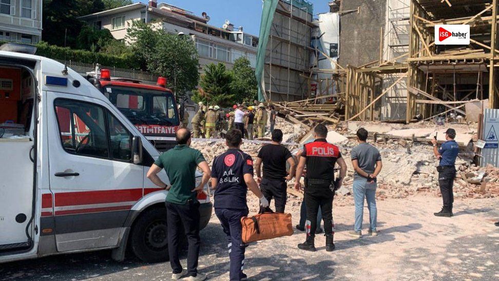 Историческа сграда се срути в истанбулски квартал