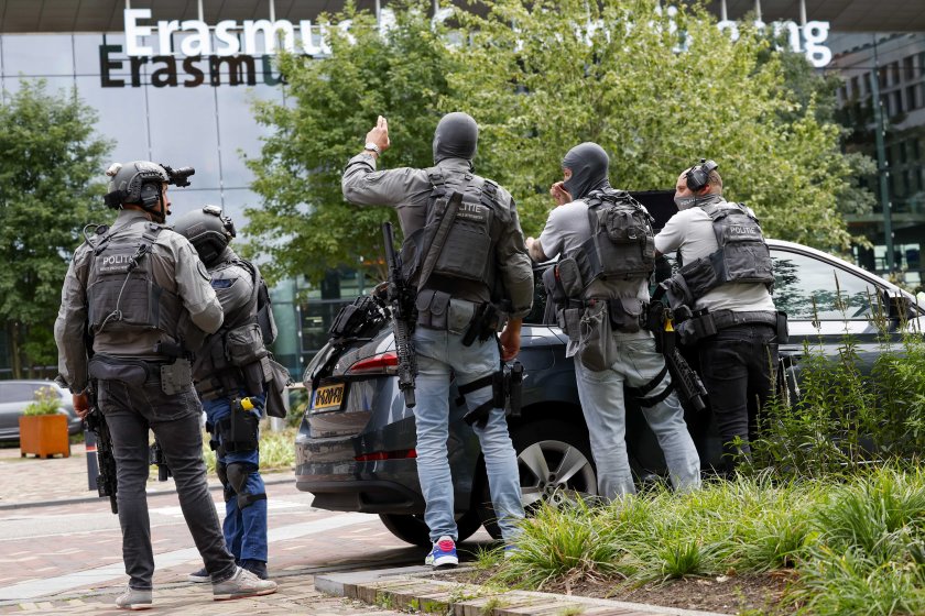 Няколко души бяха убити при стрелба в Ротердам