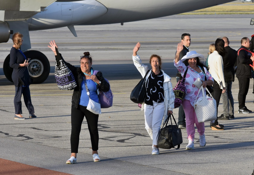 Евакуираните български граждани от Израел пристигнаха в София