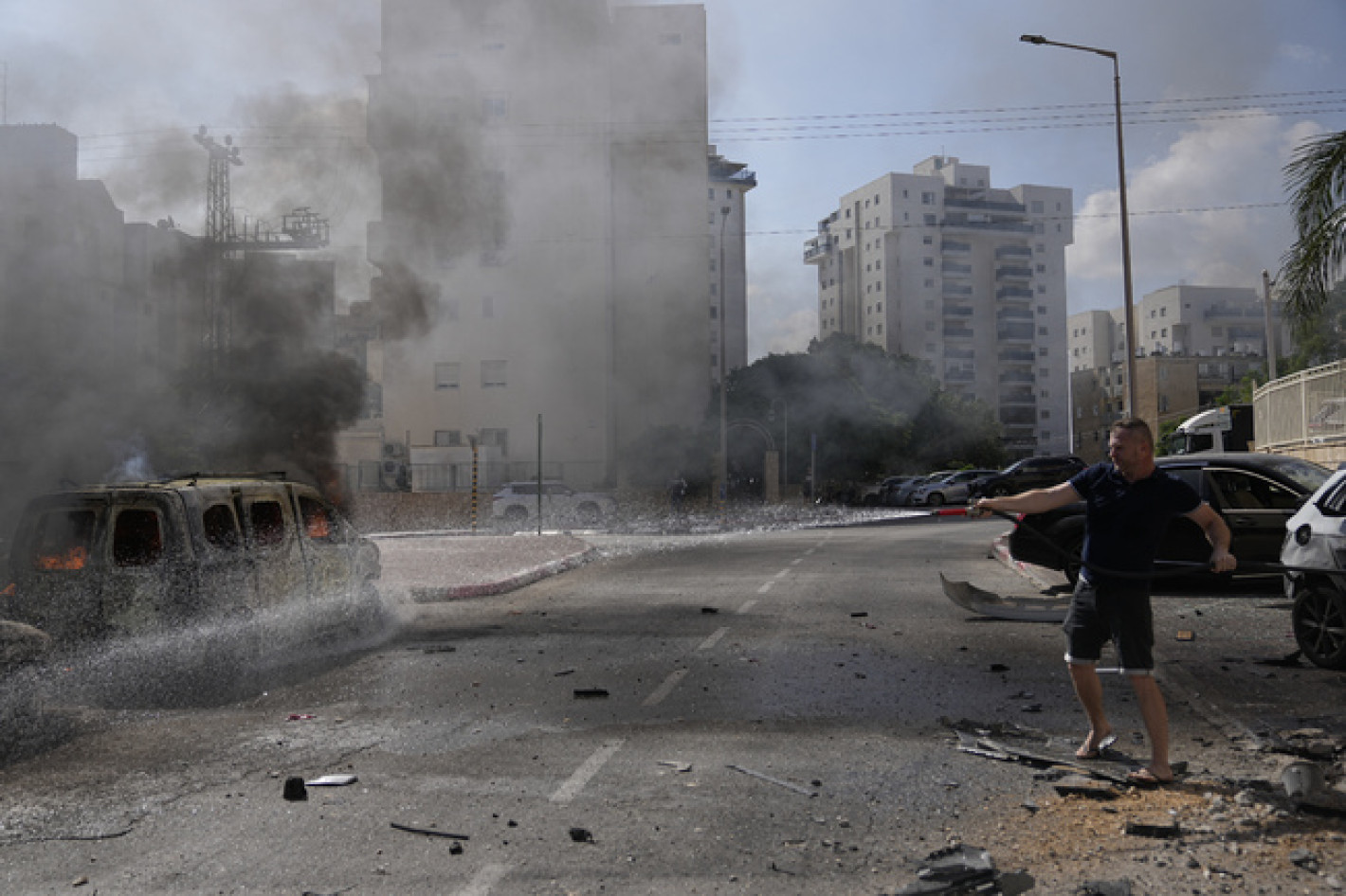 Поне 200 жертви и над 1100 пострадали в Израел при нападение от Хамас