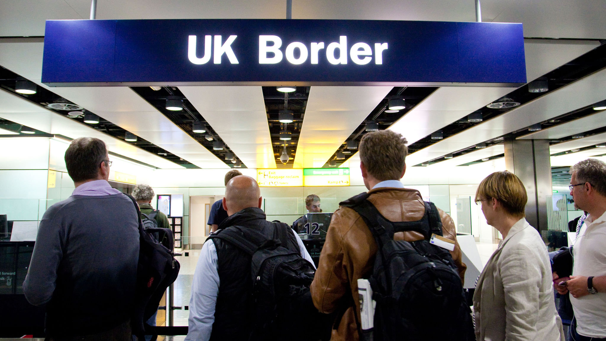 Великобритания обяви мерки за намаляване на имиграцията