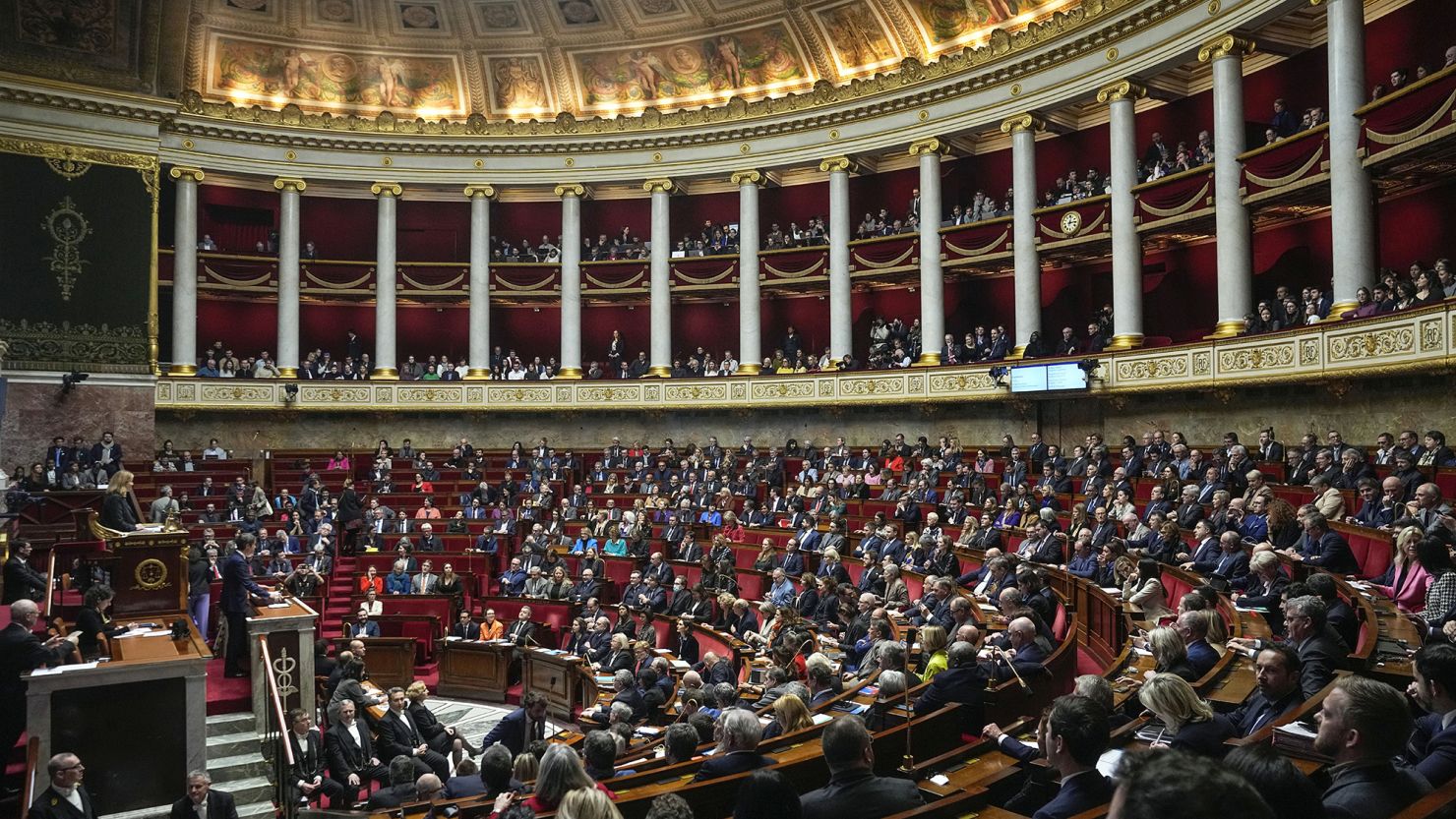Франция е напът да включи правото на аборт в конституцията
