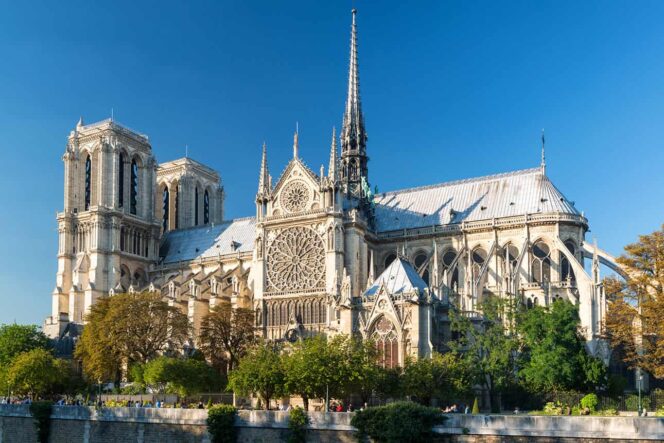 Знаете ли коя е най- посещаваната катедрала във Франция?