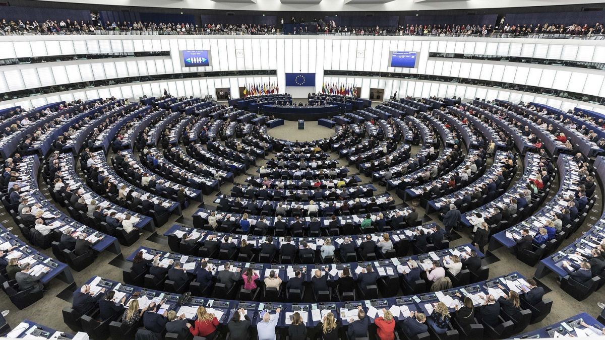 Европейският парламент одобри 35 милиарда заем за Украйна