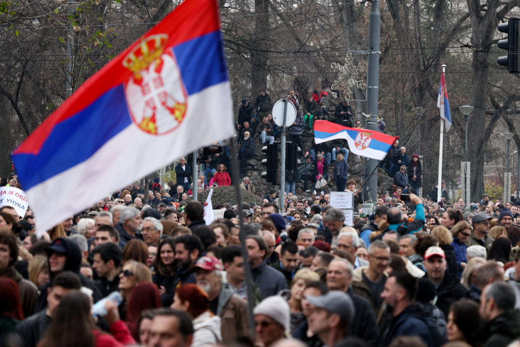 Протестите в Сърбия продължават с пълна сила