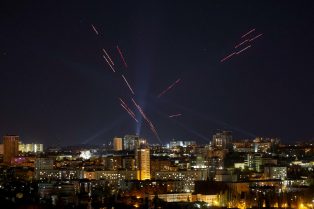 Нов нощен обмен на дронове между Киев и Москва