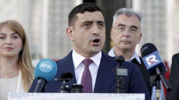 Националист печели първия тур в Румъния