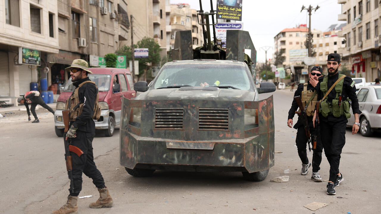 Israel bombs near Syrian palace