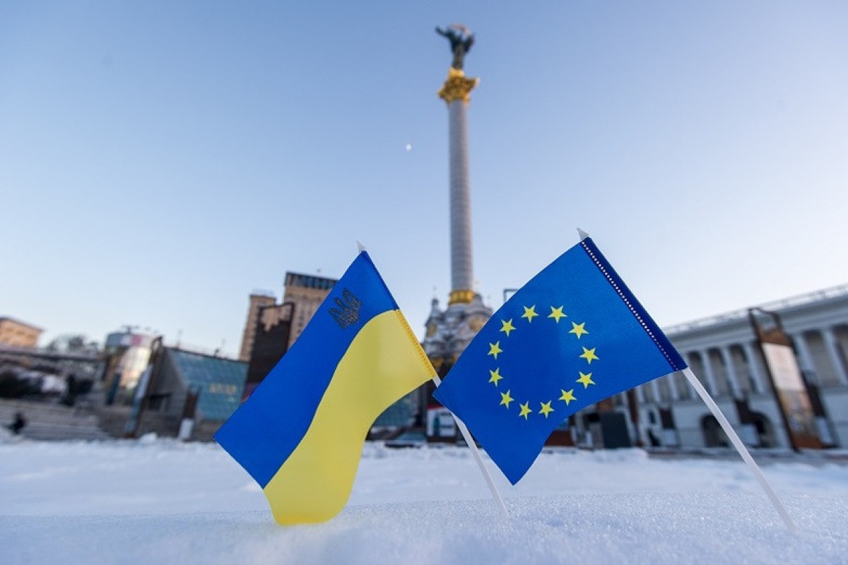 the Ukrainian and European flags