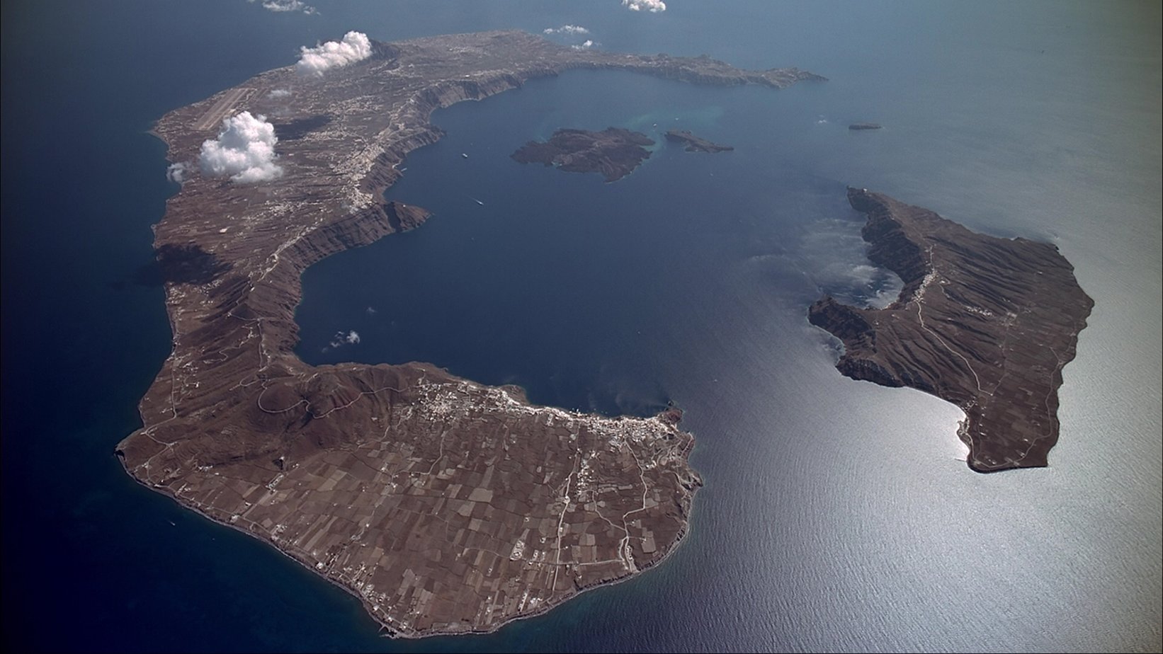 the volcano on the island of Santorini