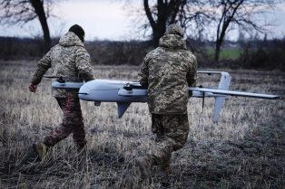 Атаки с дронове между Русия и Украйна в навечерието на срещата на върха Тръмп-Путин