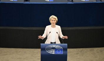Фон дер Лайен оцеля след още два вота на недоверие