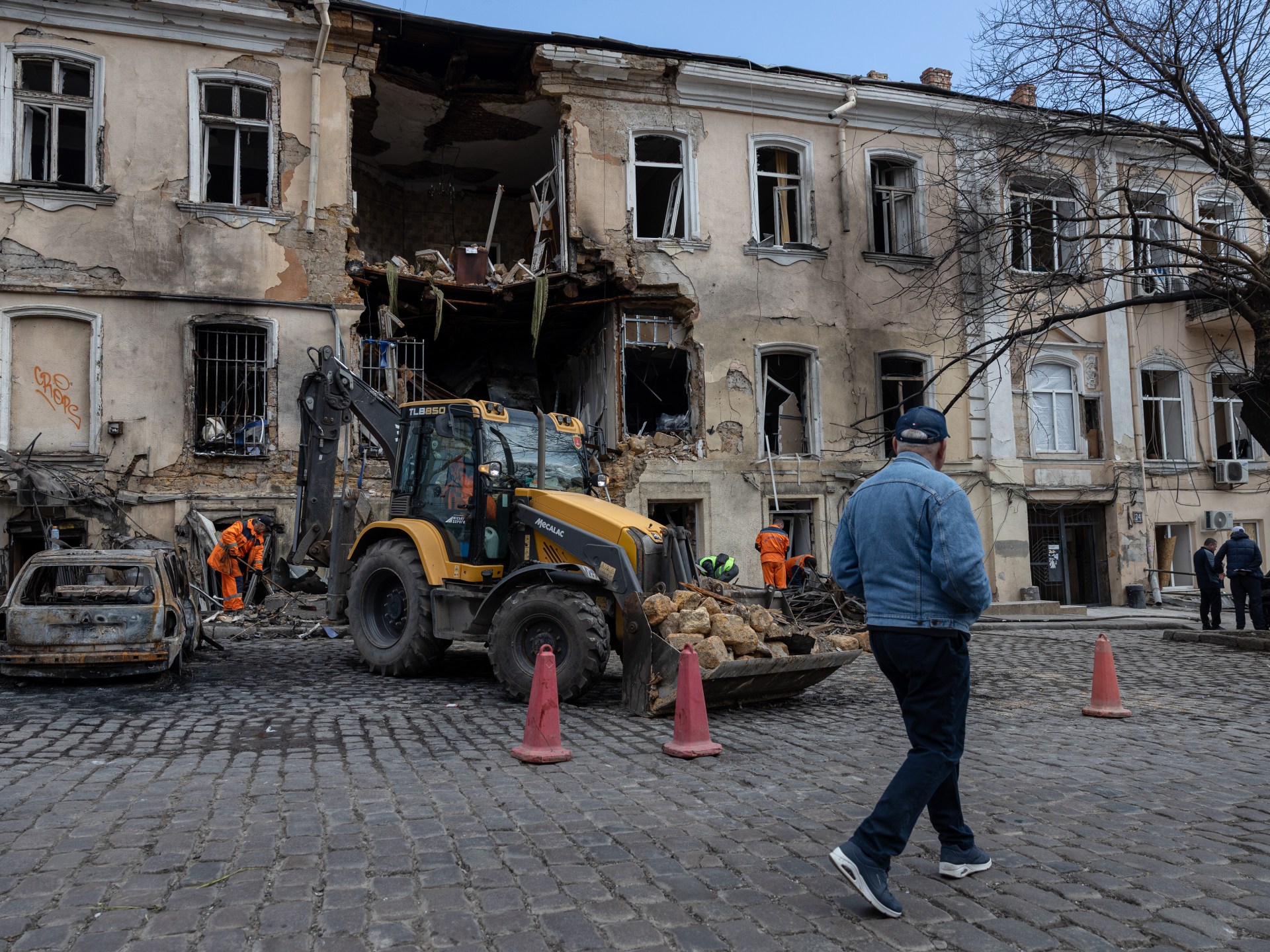 Русия и Украйна си размениха удари по енергийна инфраструктура — над половин милион души останаха без ток