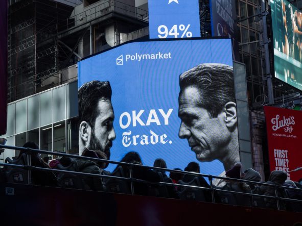 Подозрителни залози на Polymarket и Уолстрийт около войната на Тръмп с Иран